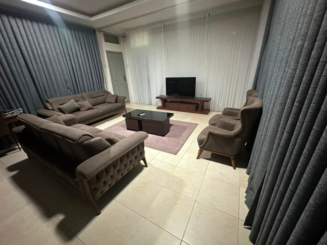 The Executive Lounge Gallery 5